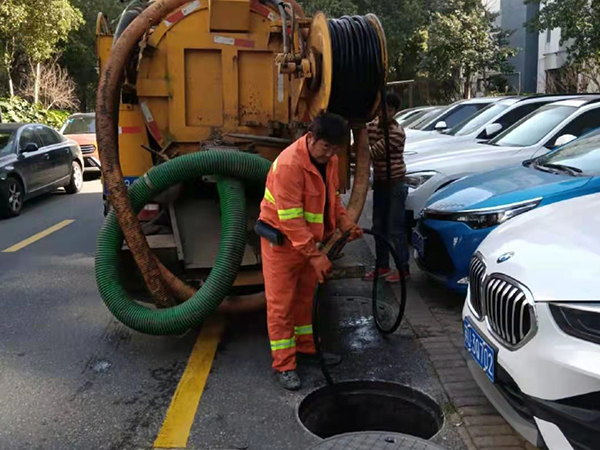 阿拉尔排污管道清淤